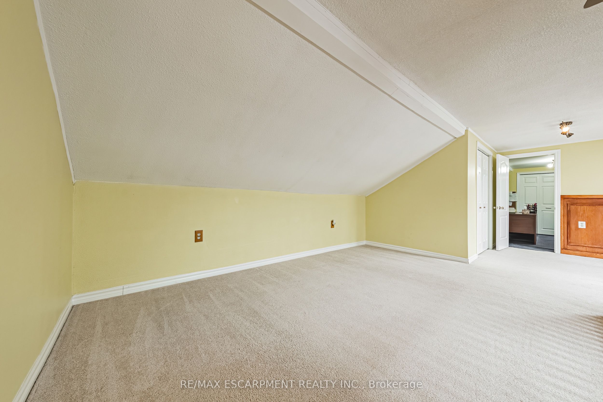 110 Freelton Road Property Photo 20