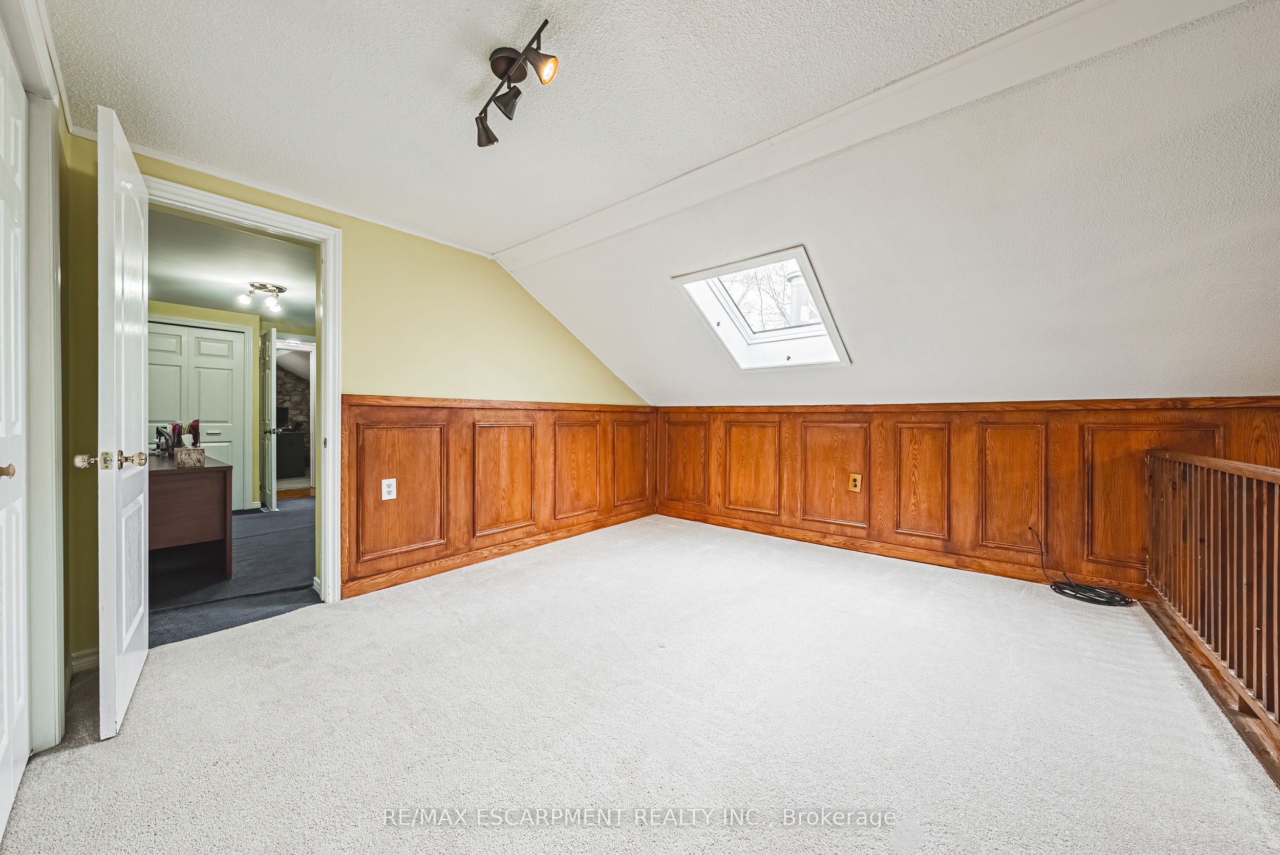 110 Freelton Road Property Photo 21
