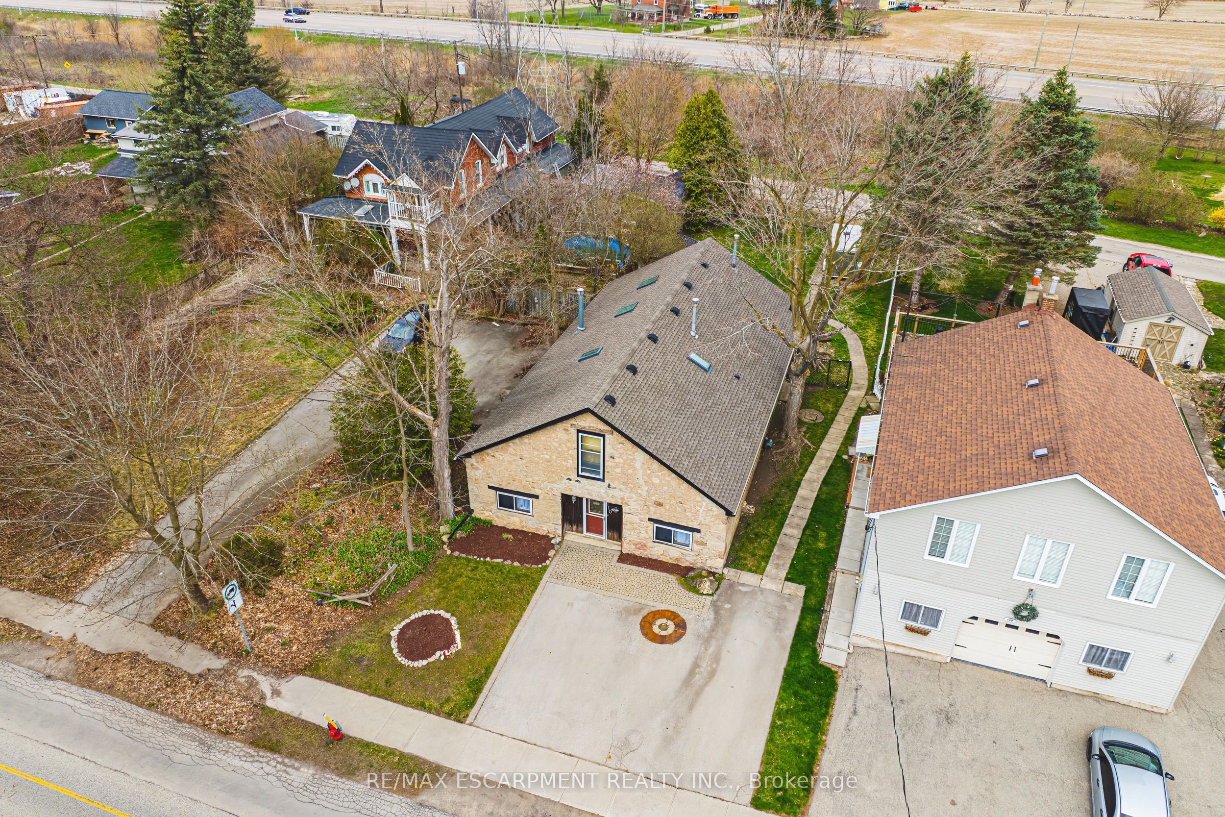 110 Freelton Road Property Photo 30
