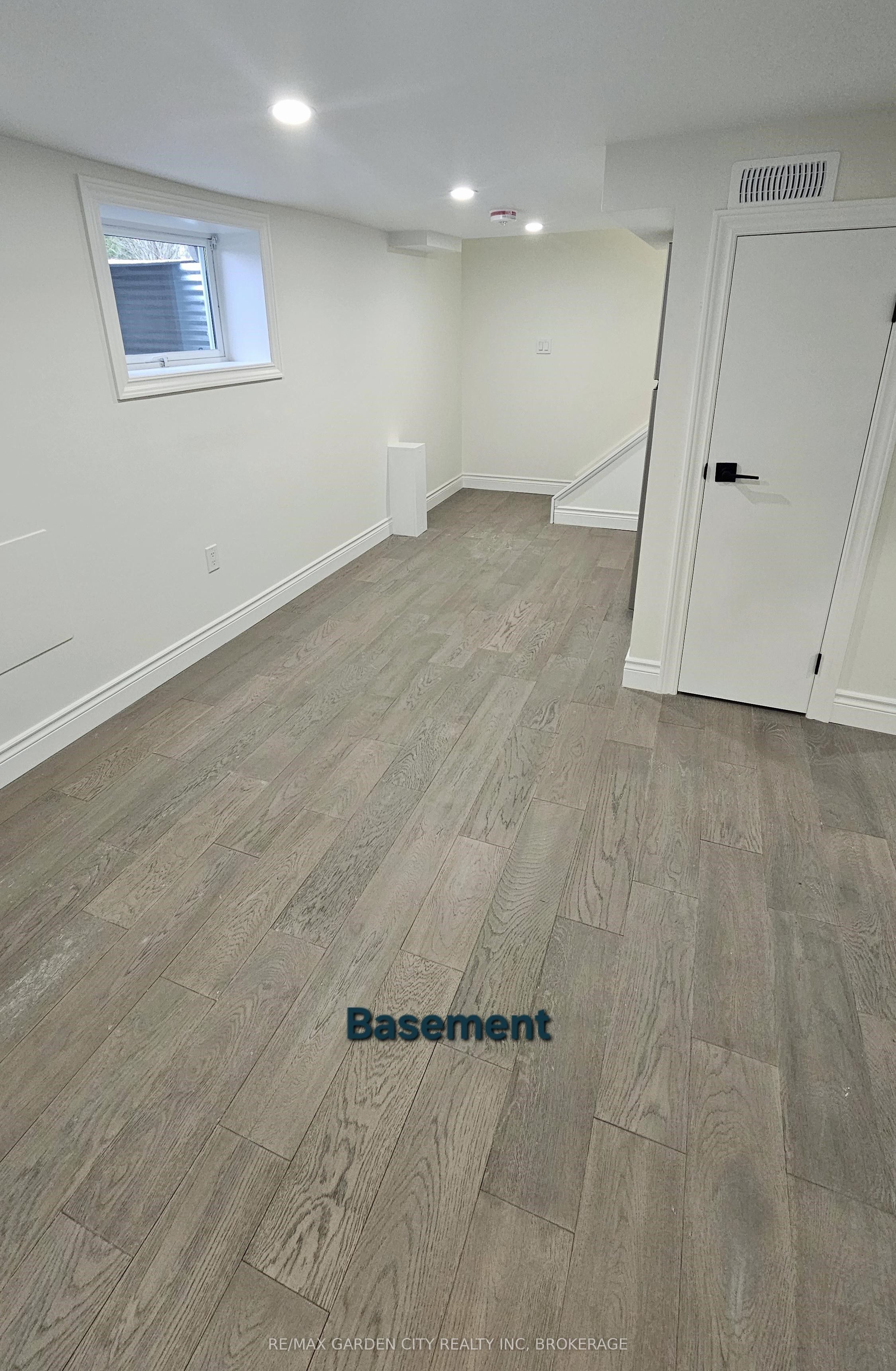 52 Pelham Road Main Floor Property Photo 2