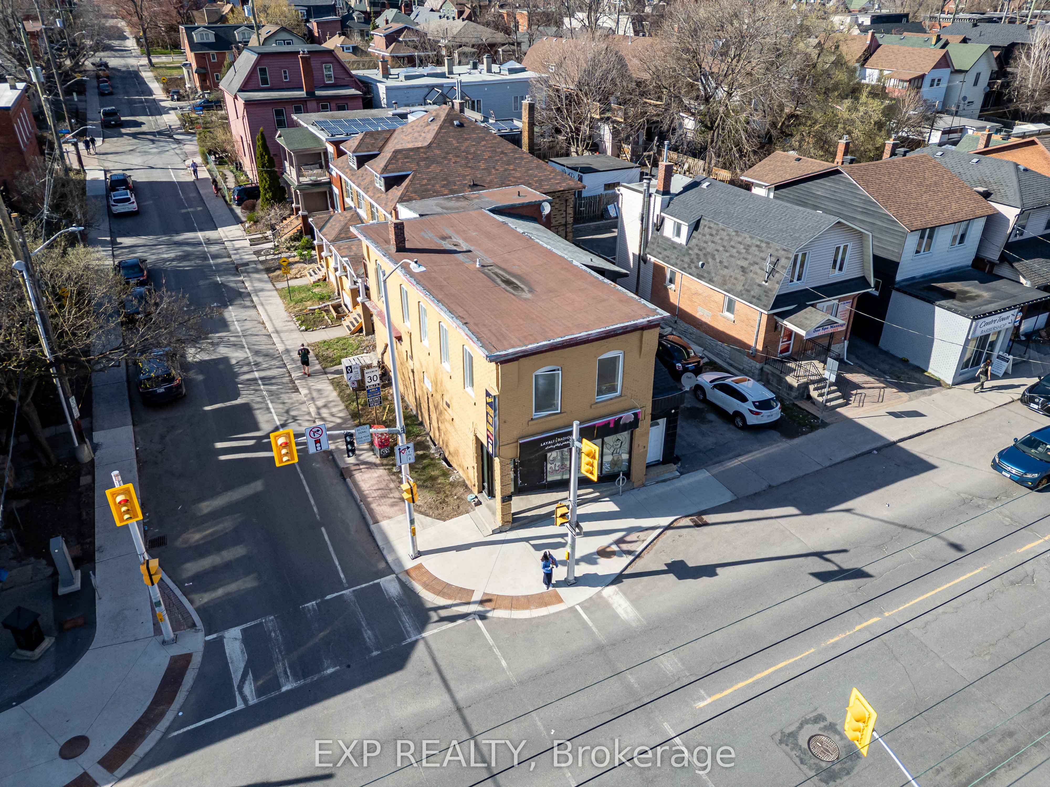 549 Gladstone Ave Property Photo 7