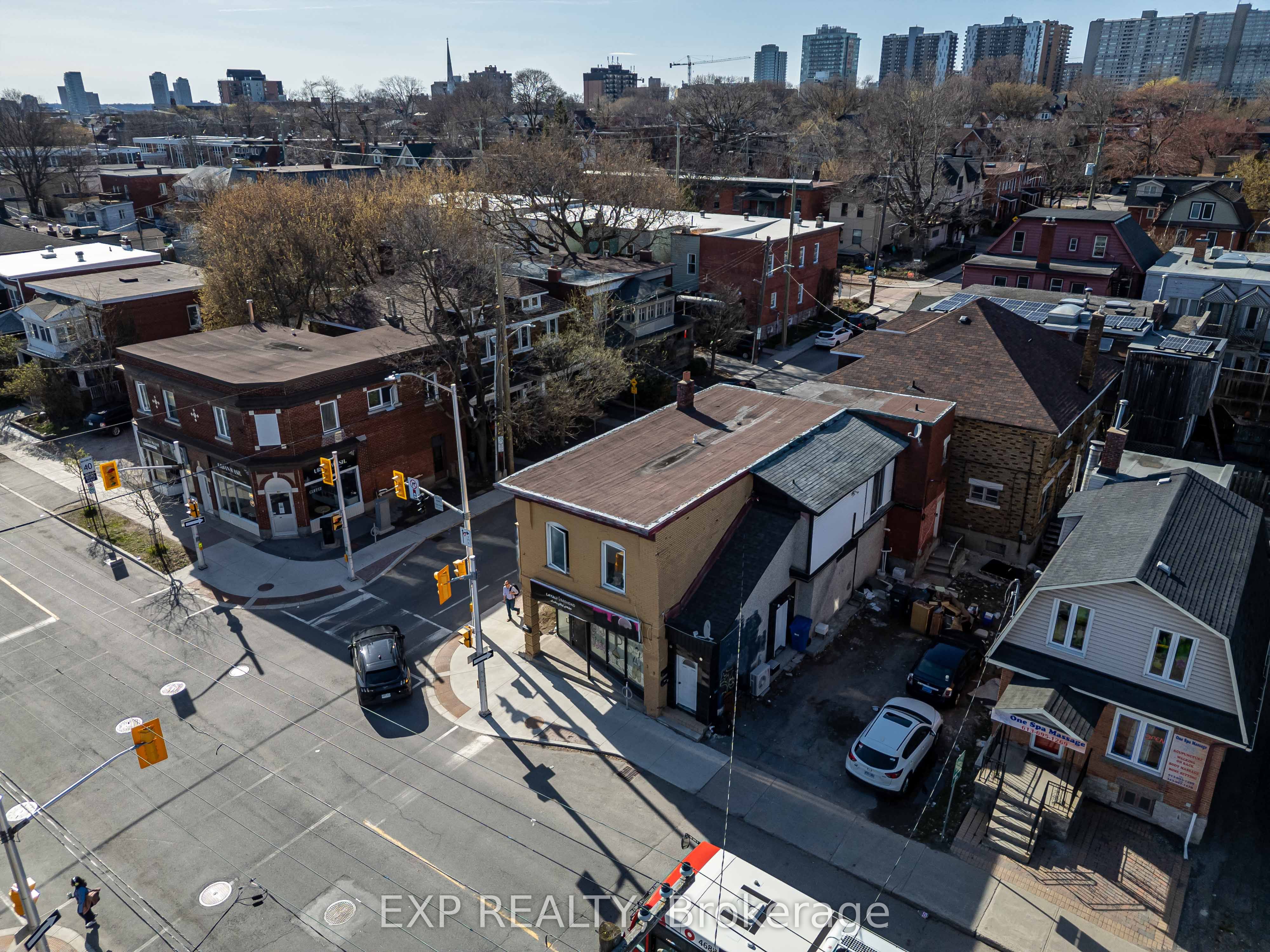 549 Gladstone Ave Property Photo 12