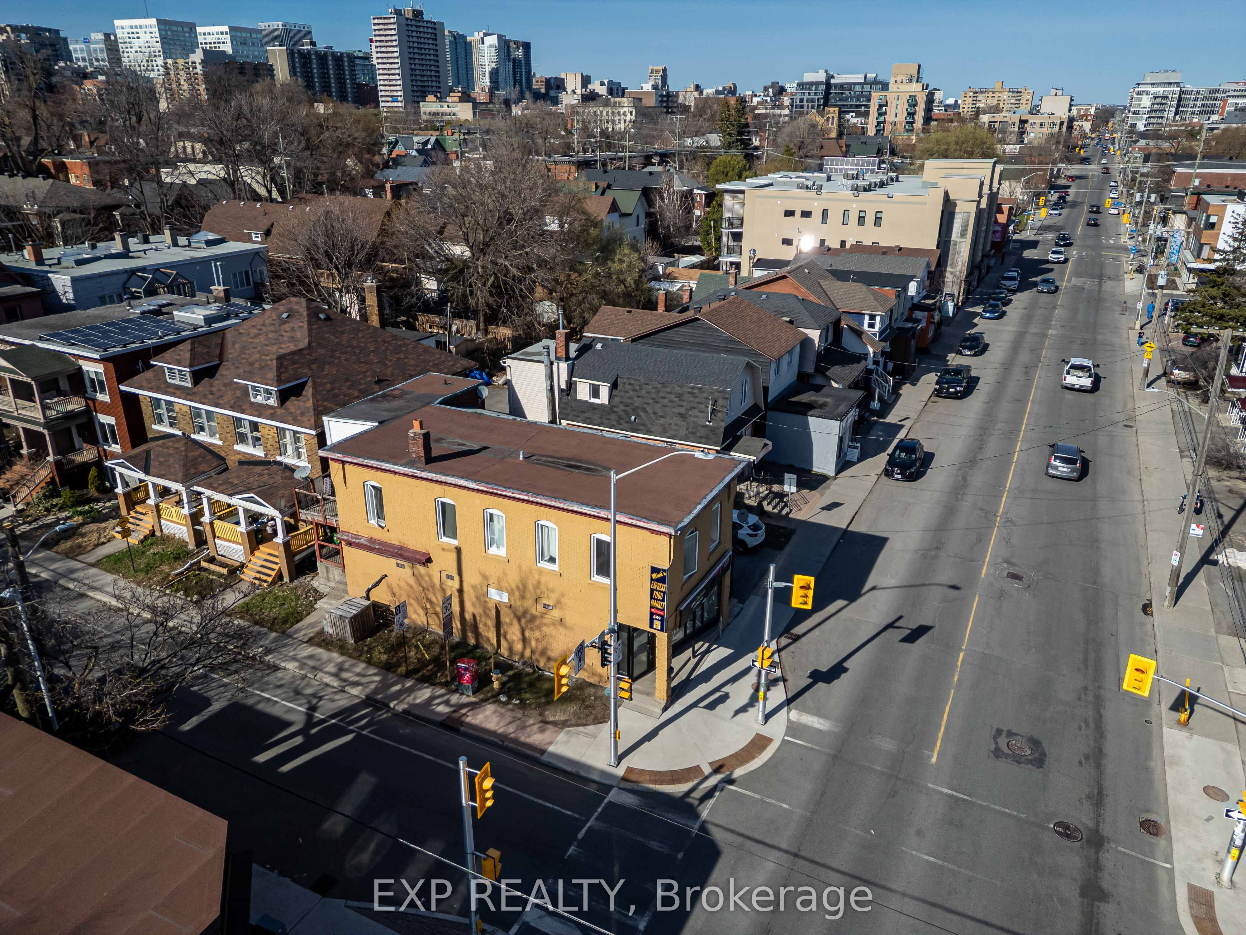 549 Gladstone Ave Property Photo 14
