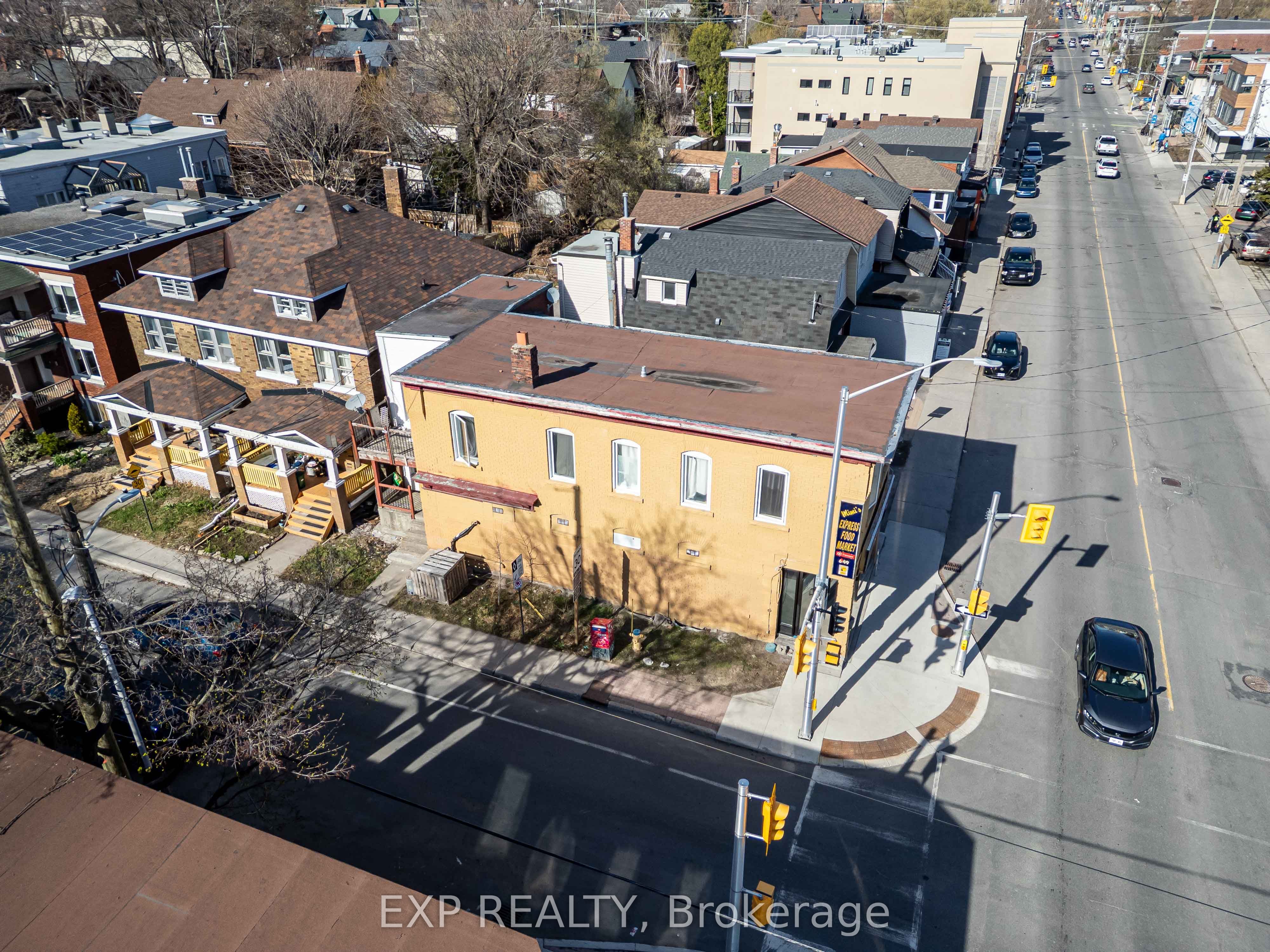 549 Gladstone Ave Property Photo 35