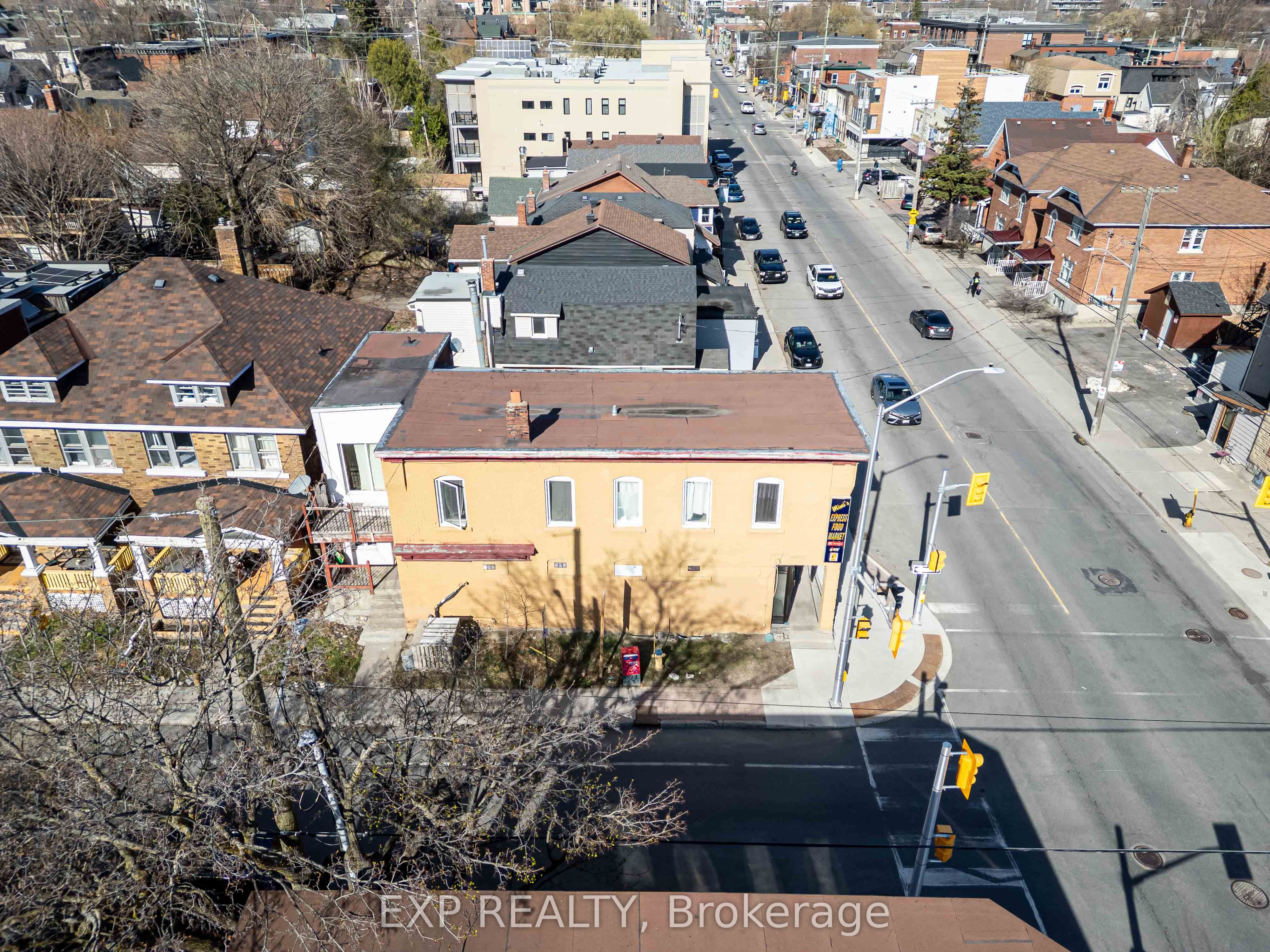 549 Gladstone Ave Property Photo 47