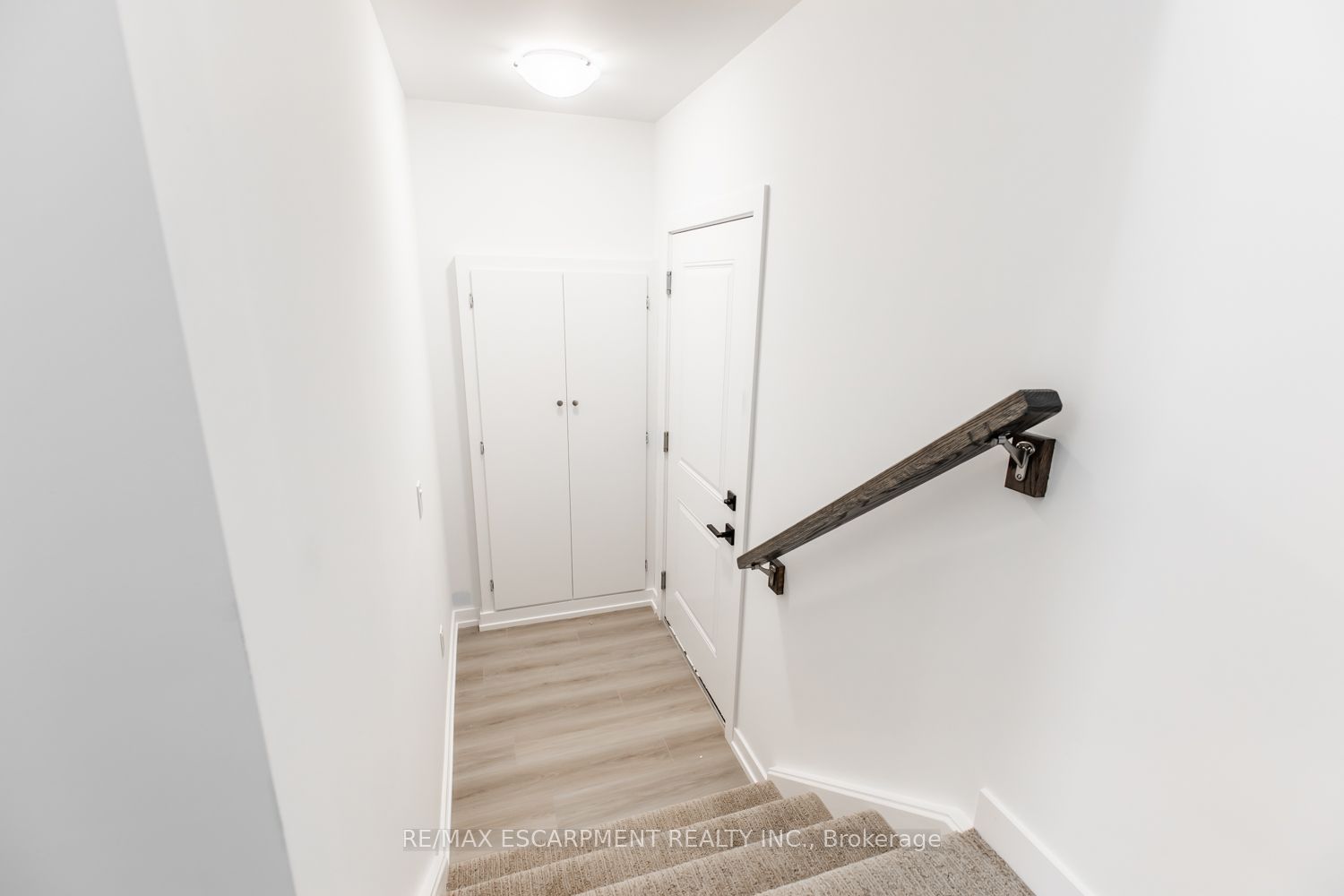 205 Burke Street Property Photo 33