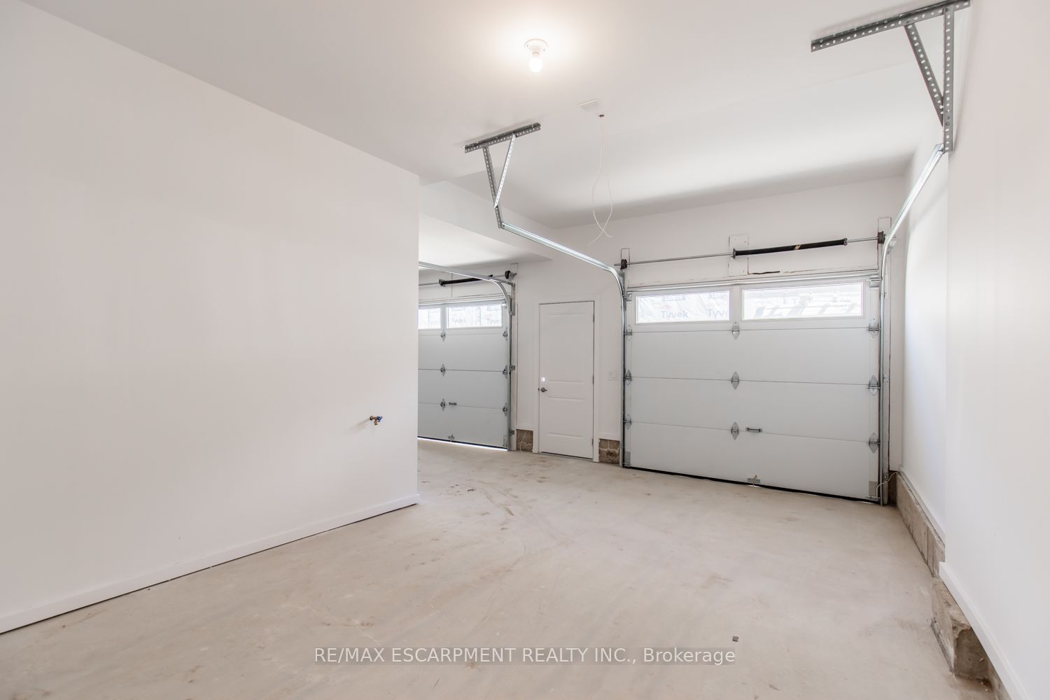 205 Burke Street Property Photo 35