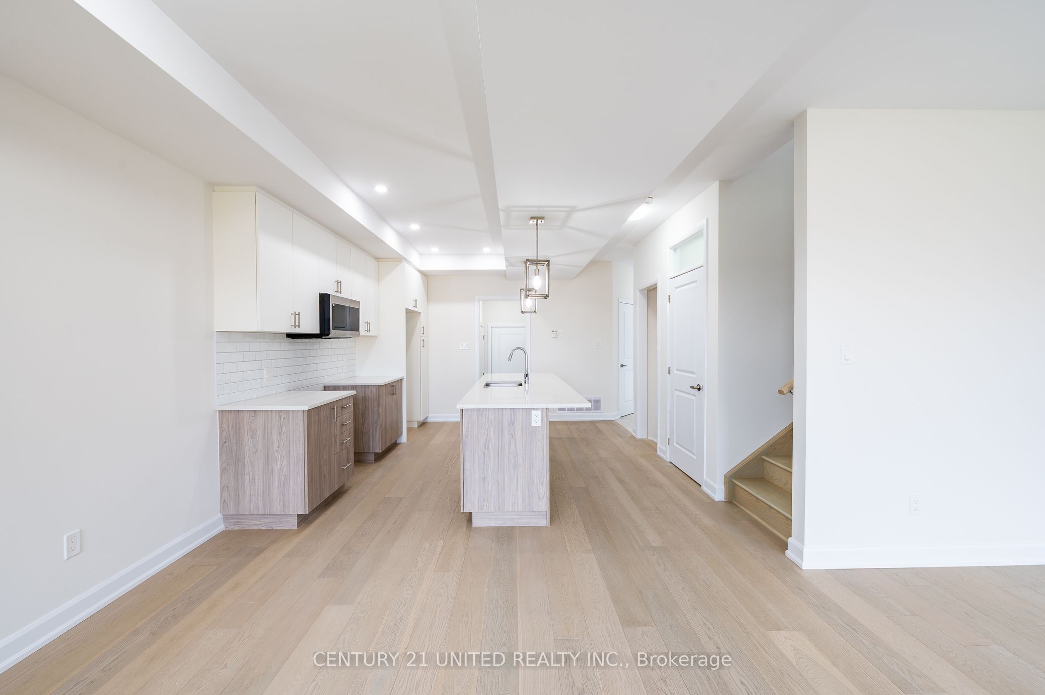 319 Mullighan Gdns Property Photo 8