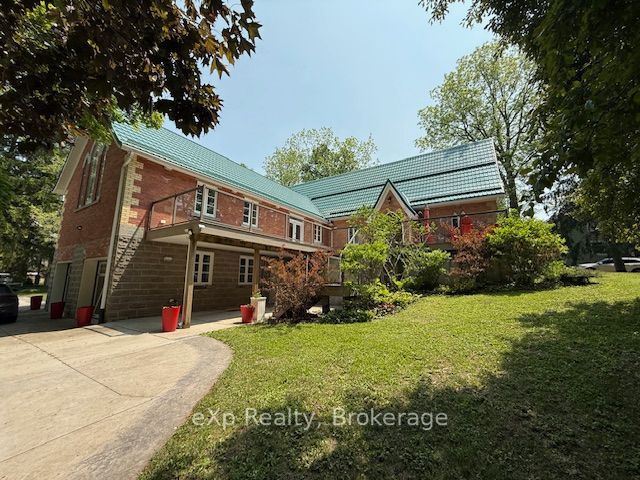 251 Albert Street Property Photo 2
