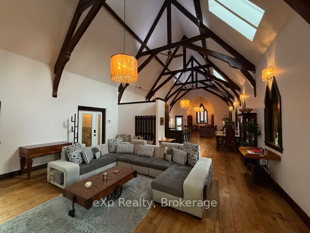 251 Albert Street Property Photo 9