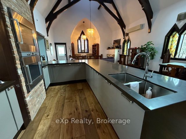 251 Albert Street Property Photo 14