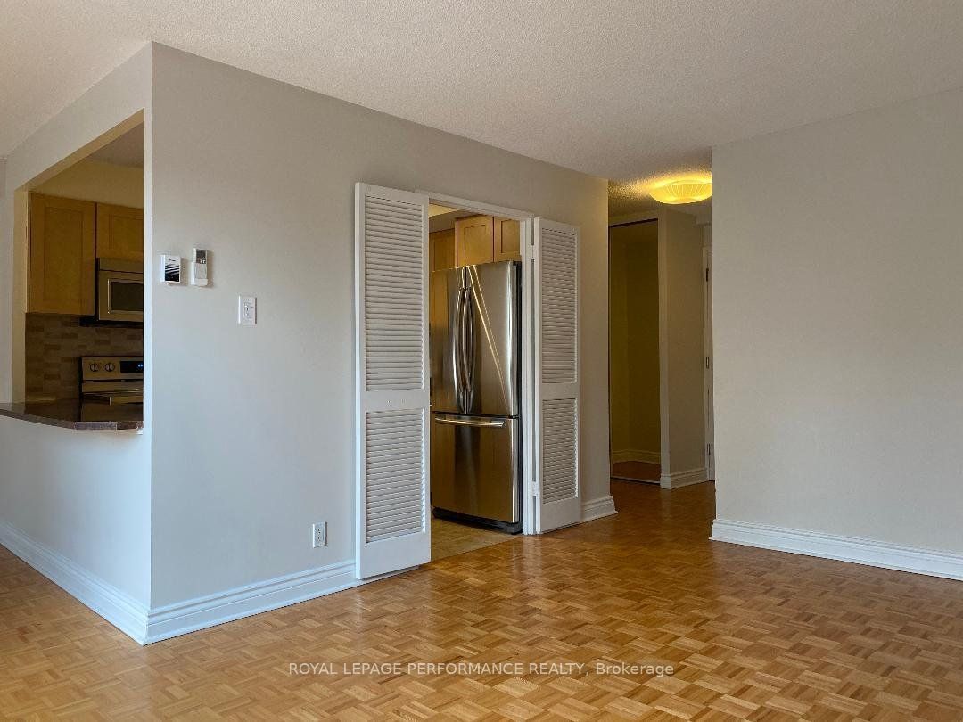 515 St Laurent Boulevard 344 Property Photo 4