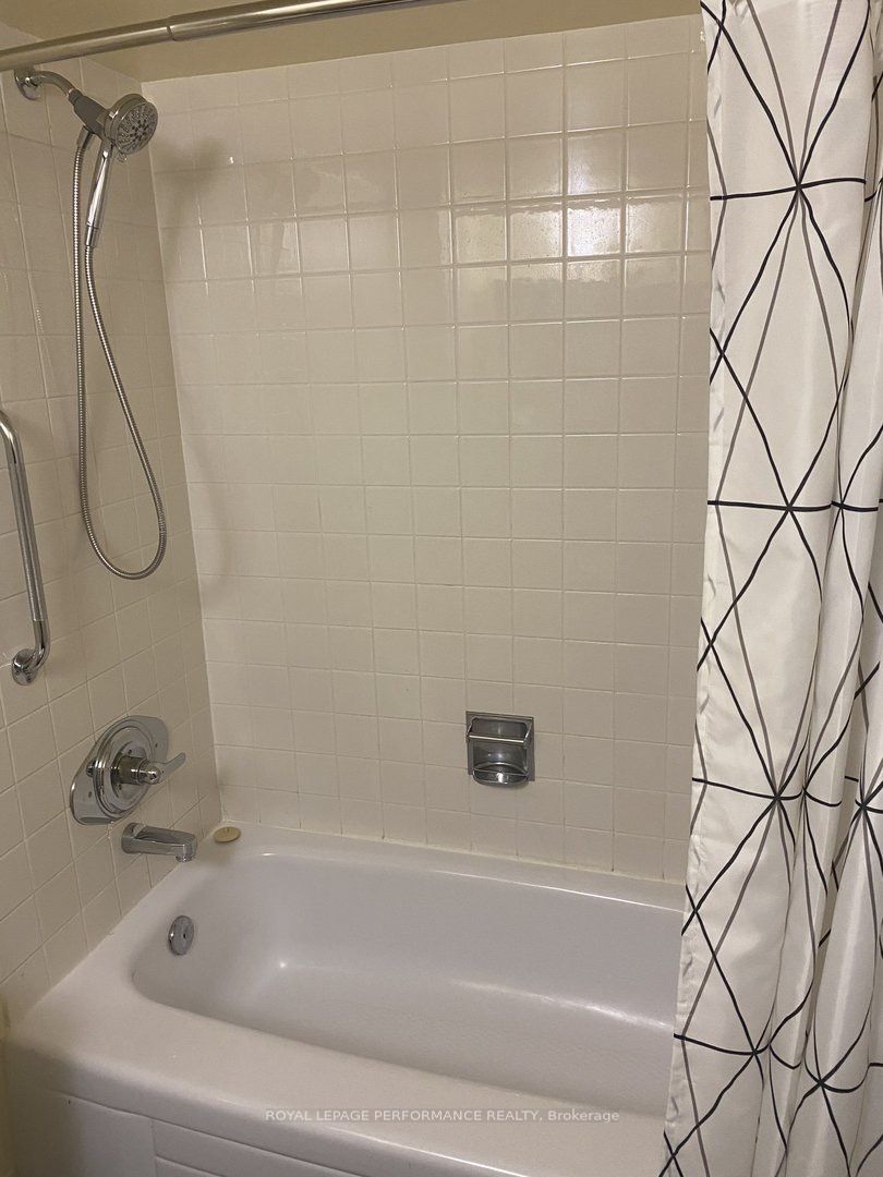 515 St Laurent Boulevard 344 Property Photo 16