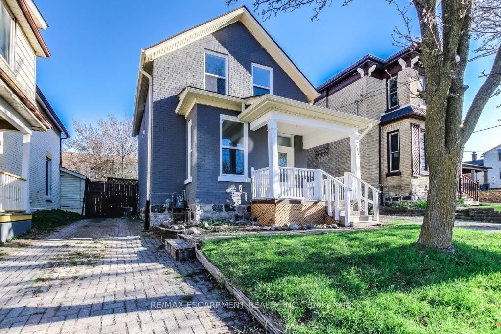 315 Simcoe Street Property Photo