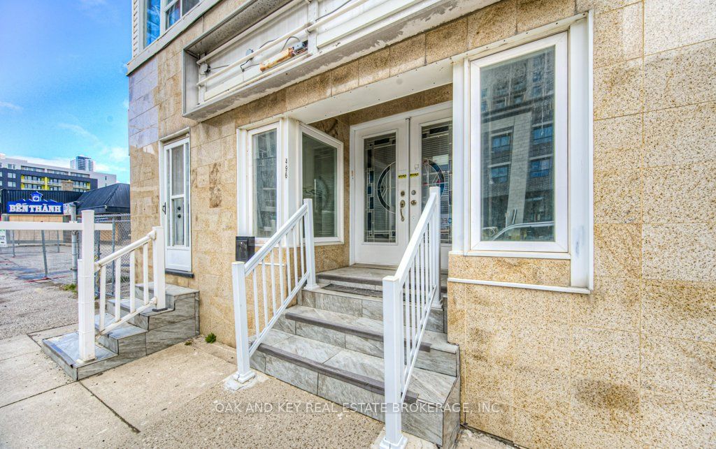 496 King Street Property Photo 3