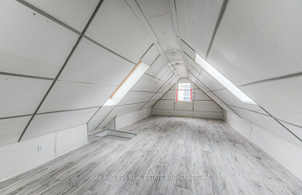 496 King Street Property Photo 10