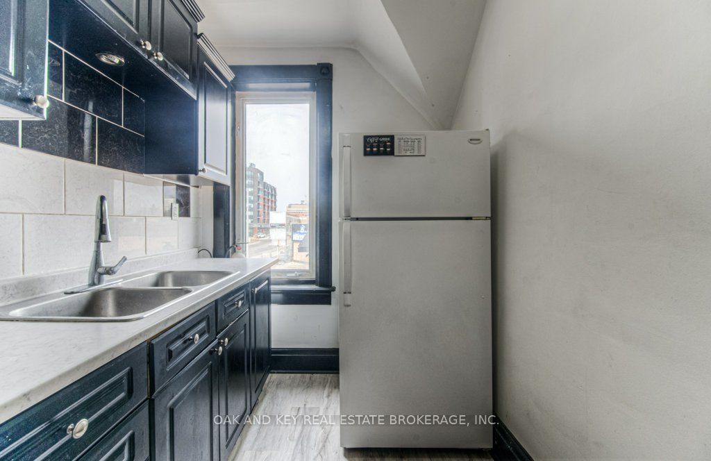 496 King Street Property Photo 13