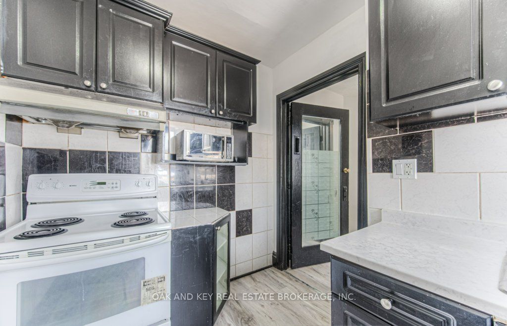 496 King Street Property Photo 14