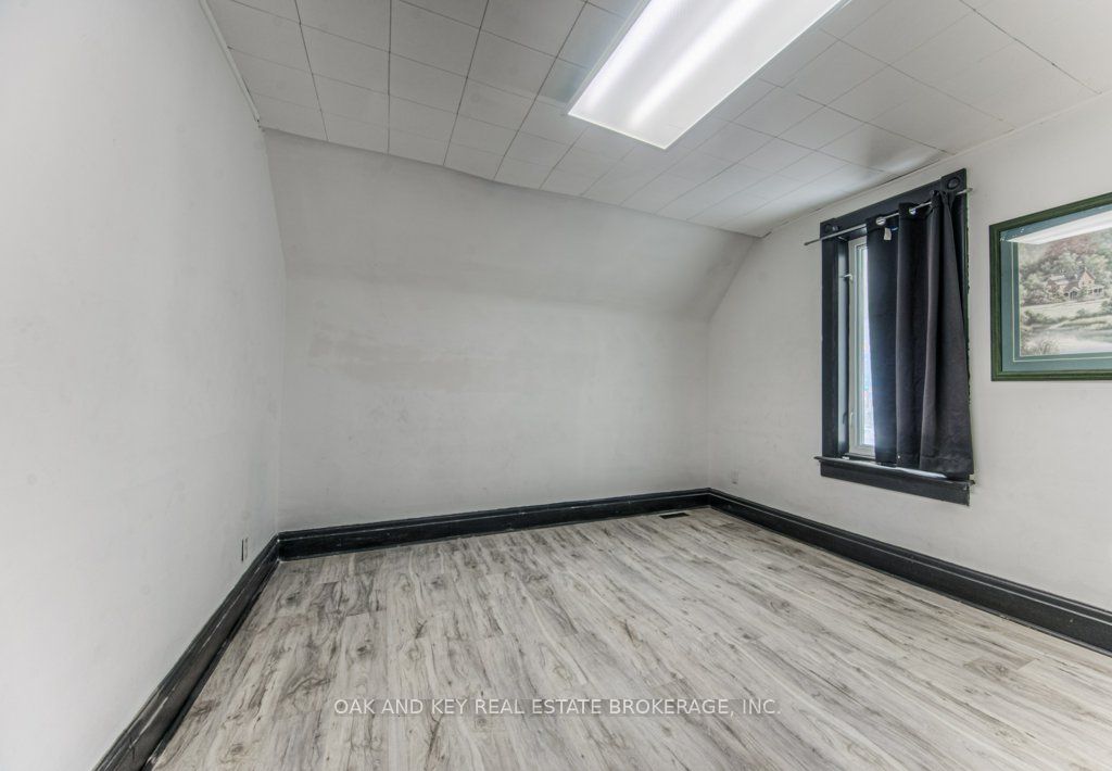 496 King Street Property Photo 18