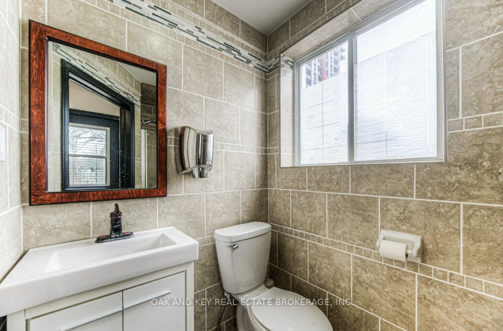 496 King Street Property Photo 21