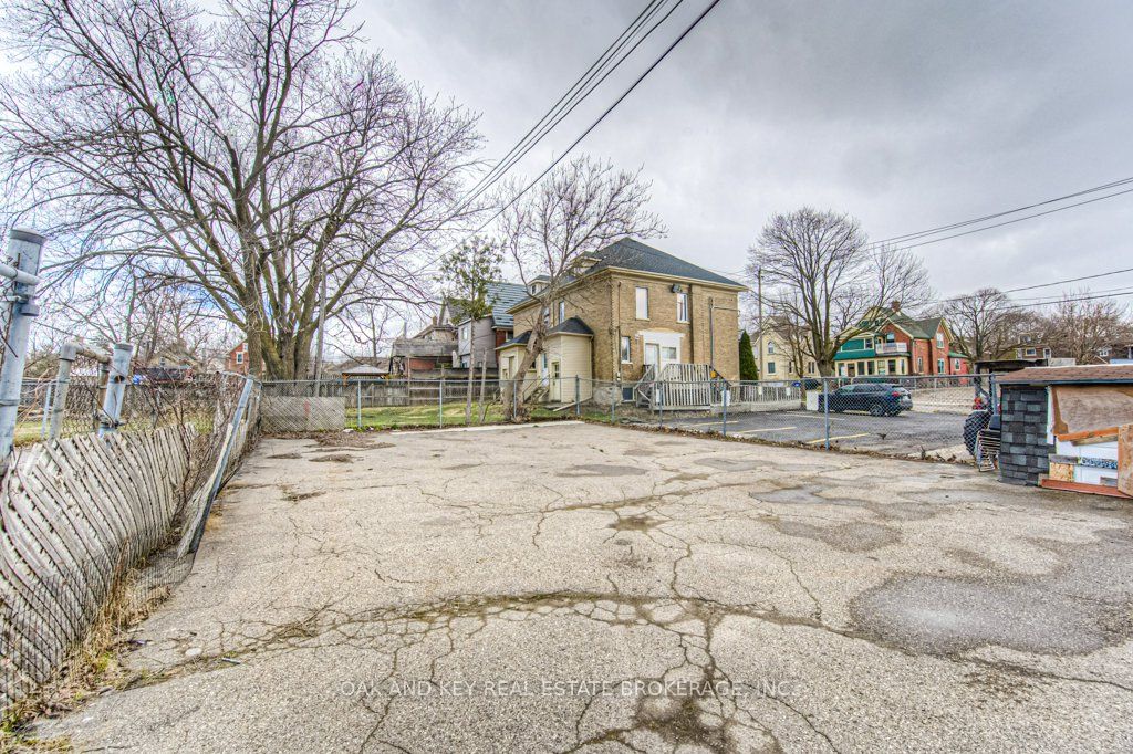 496 King Street Property Photo 23