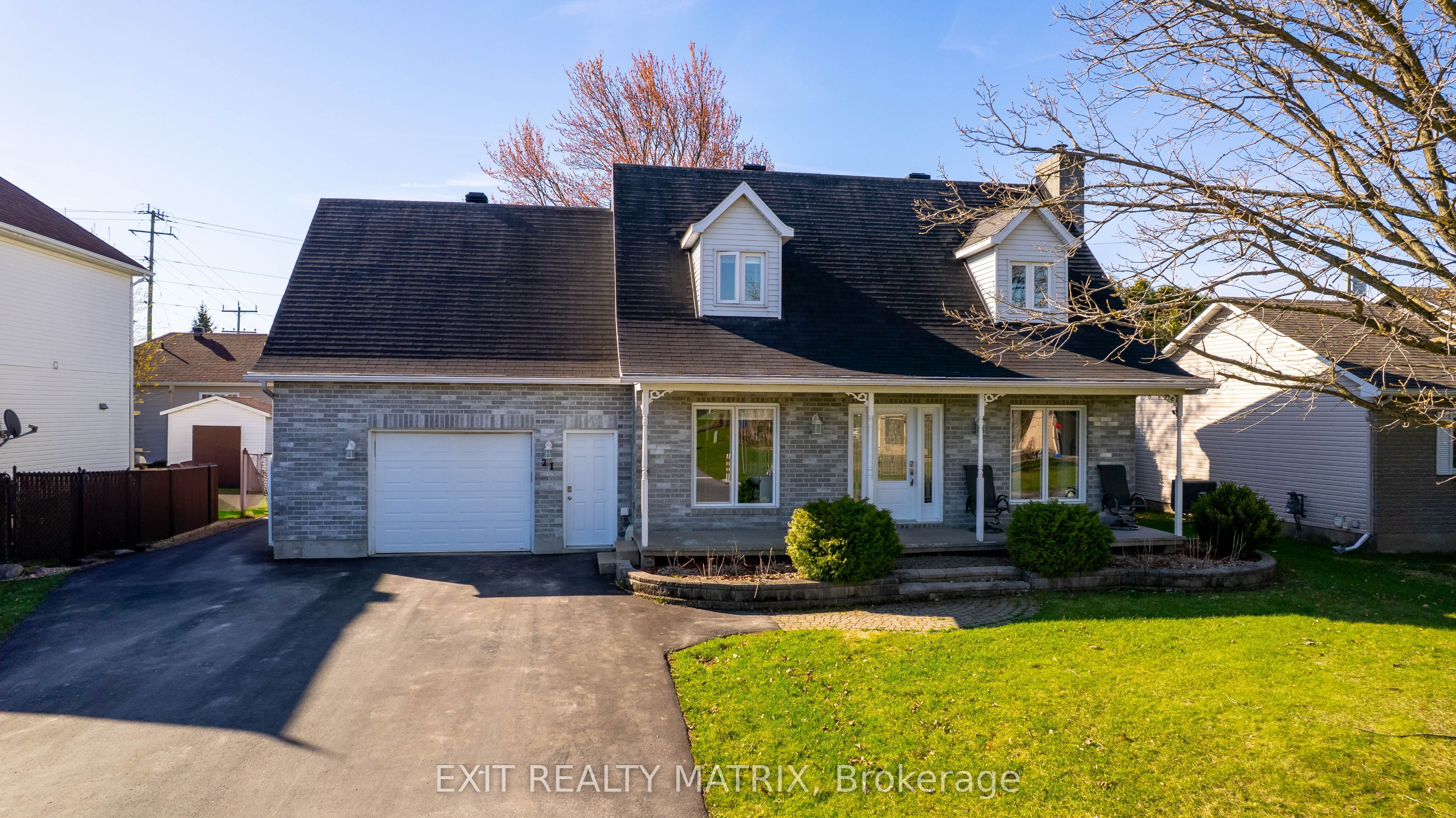 21 Desnoyers Street Property Photo