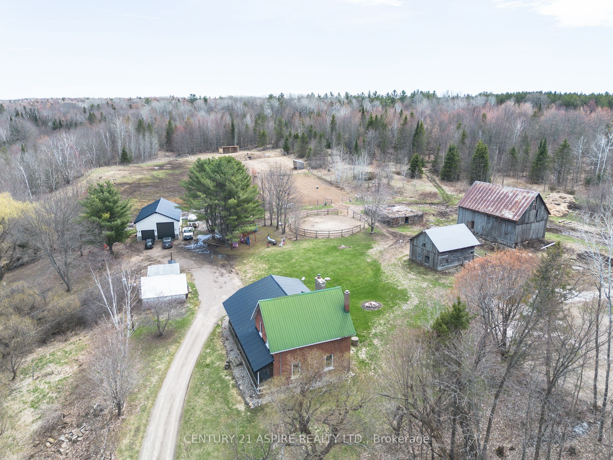 499 Sturgeon Mountain Rd Property Photo 1