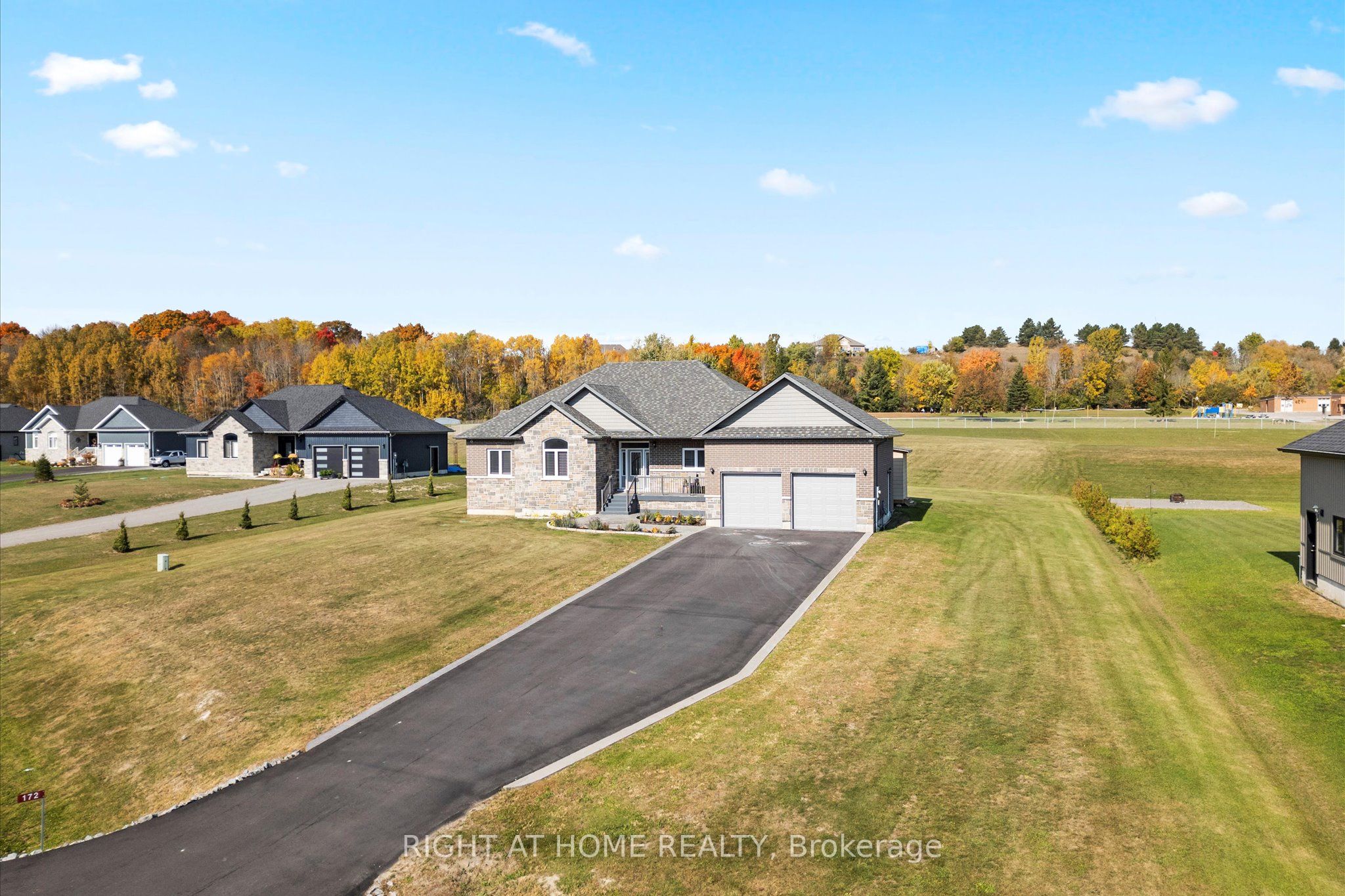 172 Glens Of Antrim Way Property Photo