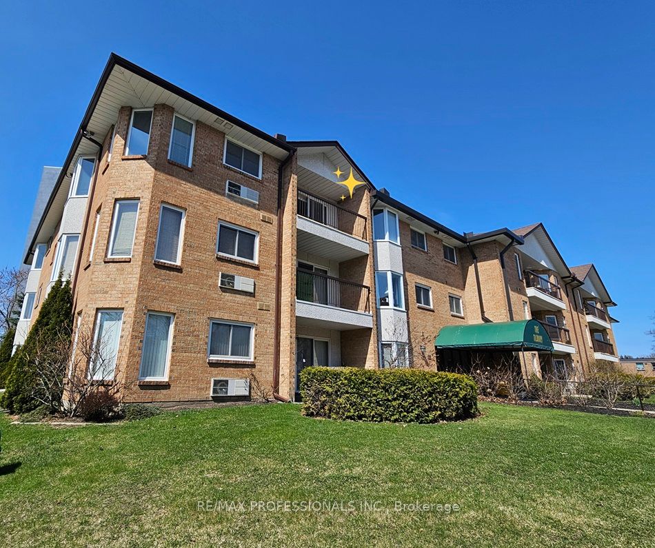 ##317 - 52 Tripp Boulevard Property Photo 2