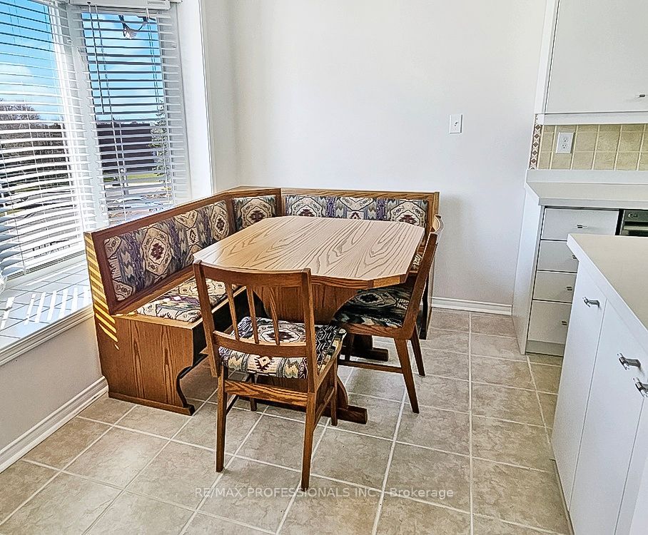 ##317 - 52 Tripp Boulevard Property Photo 11