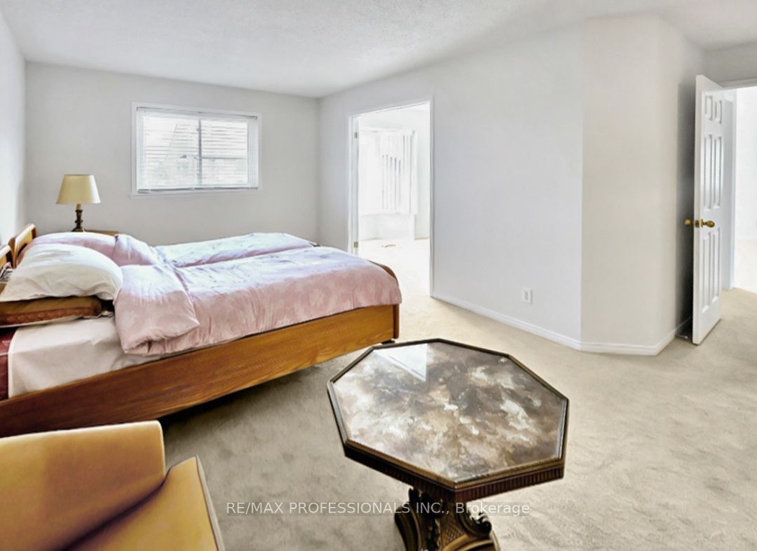 ##317 - 52 Tripp Boulevard Property Photo 14