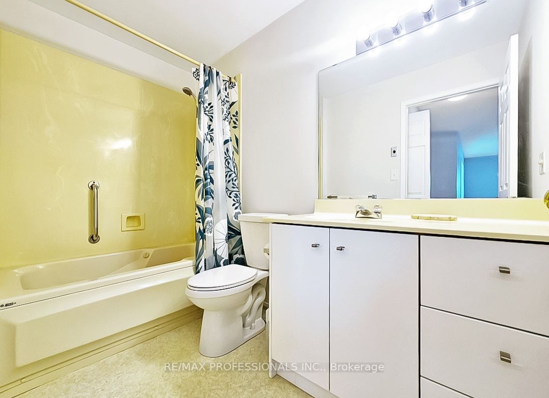 ##317 - 52 Tripp Boulevard Property Photo 18