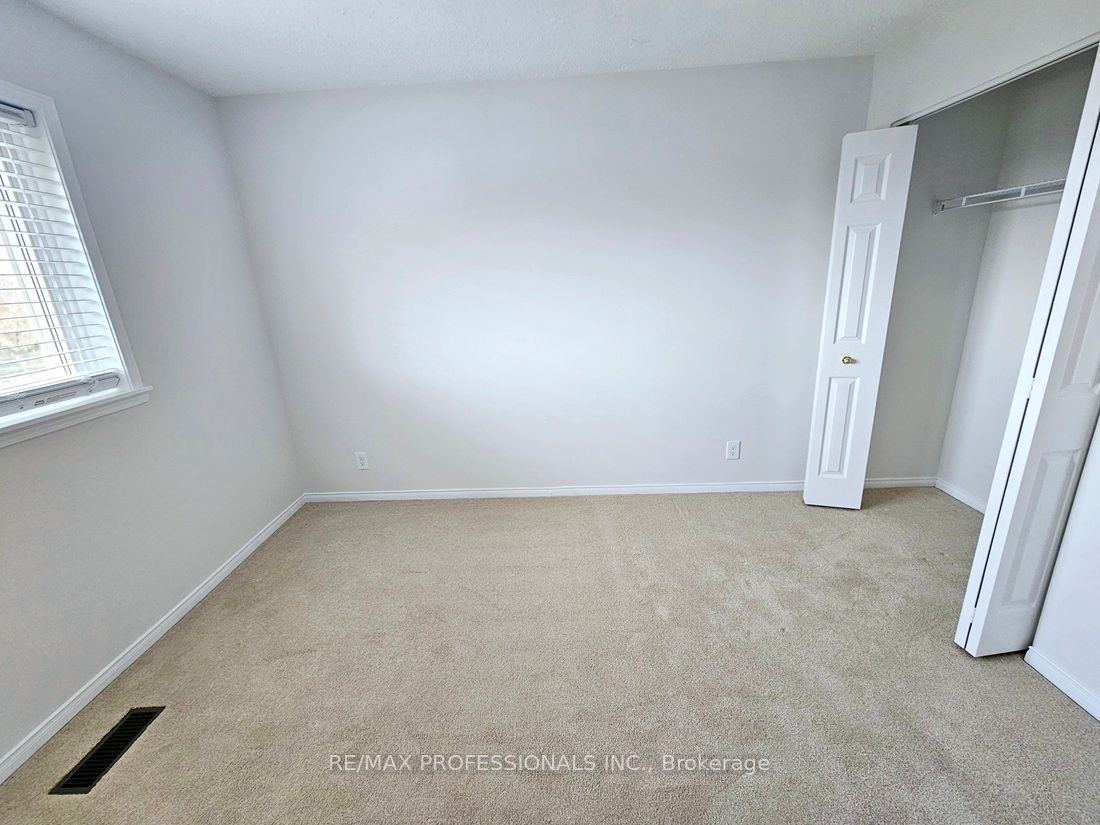 ##317 - 52 Tripp Boulevard Property Photo 21