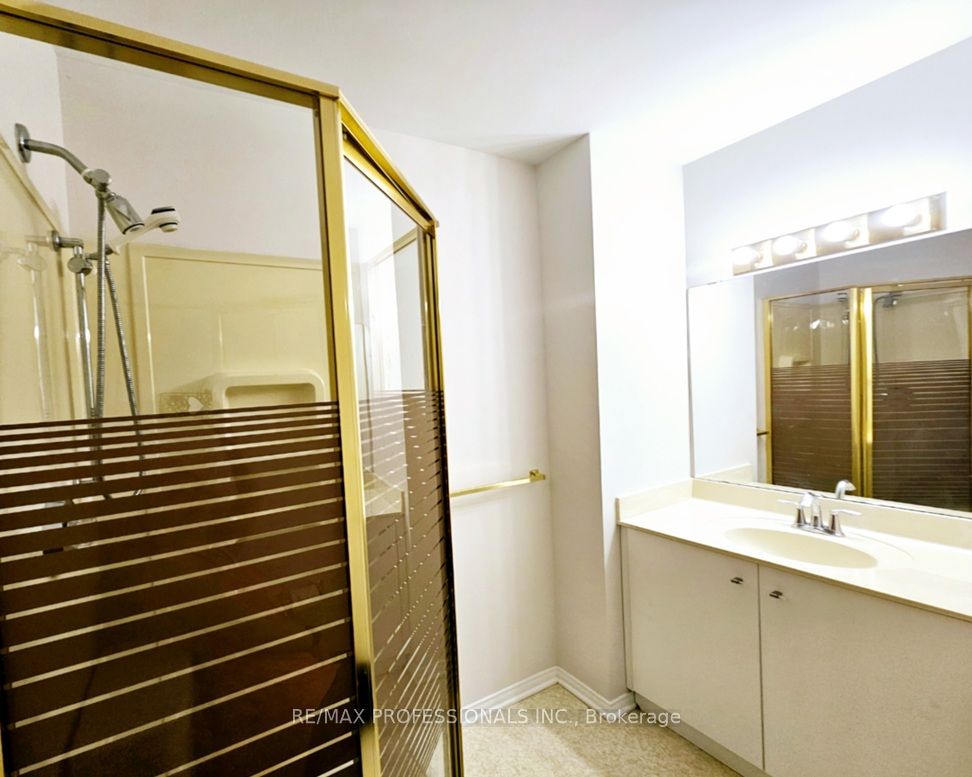 ##317 - 52 Tripp Boulevard Property Photo 22