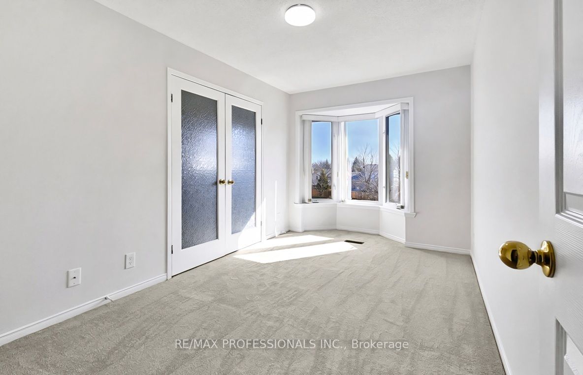 ##317 - 52 Tripp Boulevard Property Photo 24