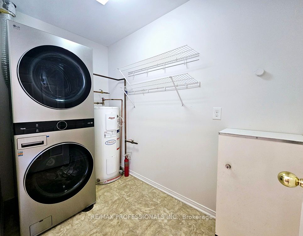 ##317 - 52 Tripp Boulevard Property Photo 25