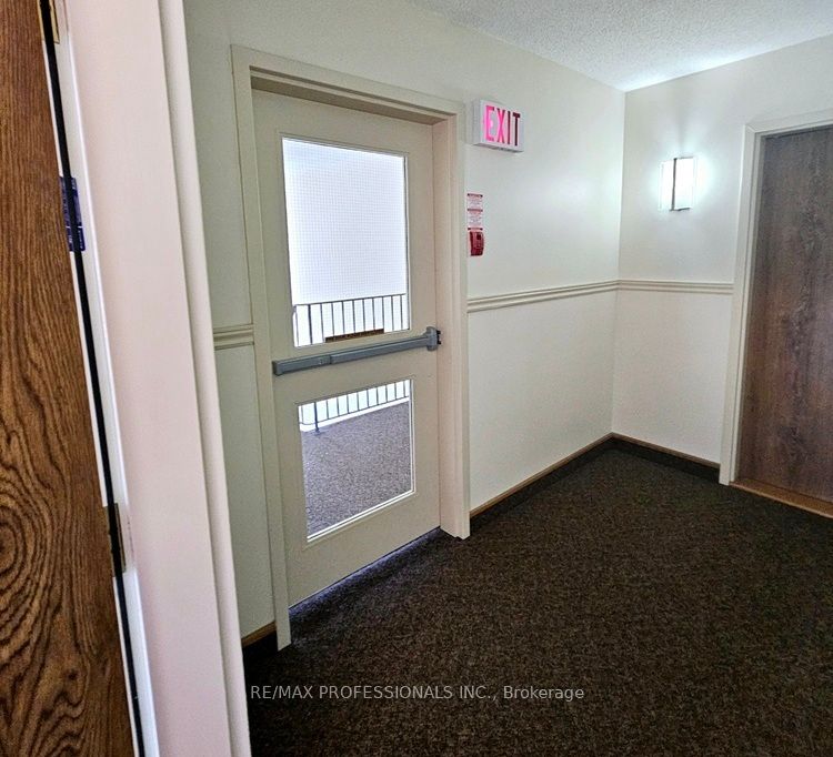 ##317 - 52 Tripp Boulevard Property Photo 28