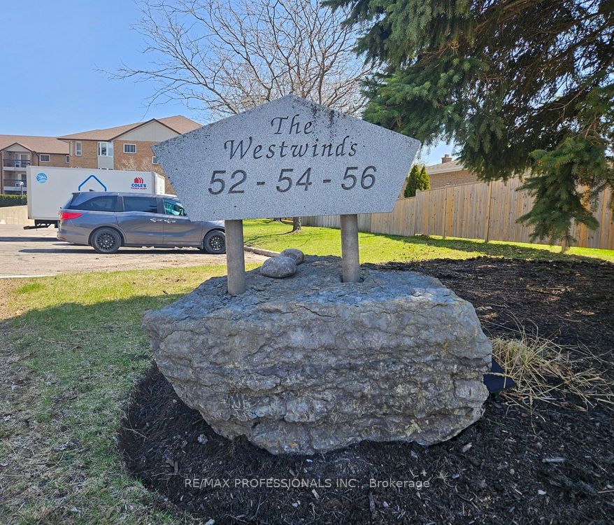 ##317 - 52 Tripp Boulevard Property Photo 35