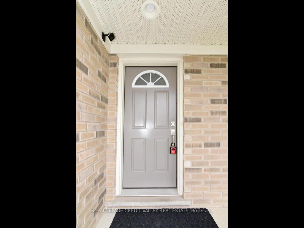 20 Fox Hollow Court Property Photo 4