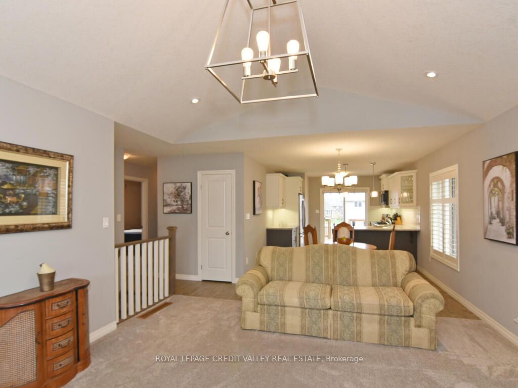 20 Fox Hollow Court Property Photo 6