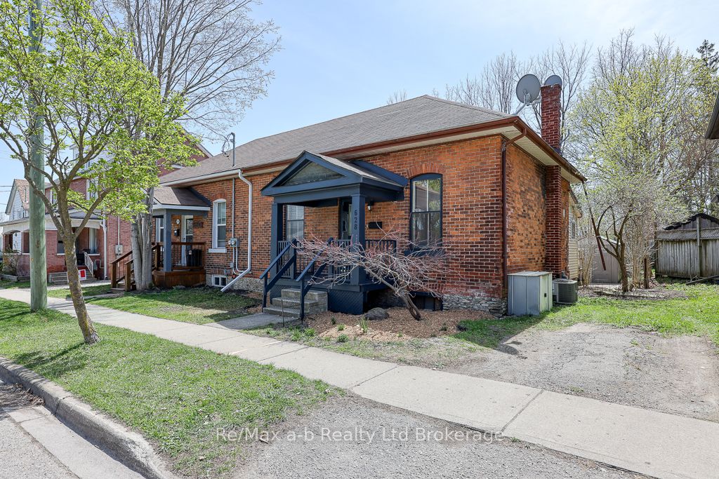 628 Peel Street Property Photo