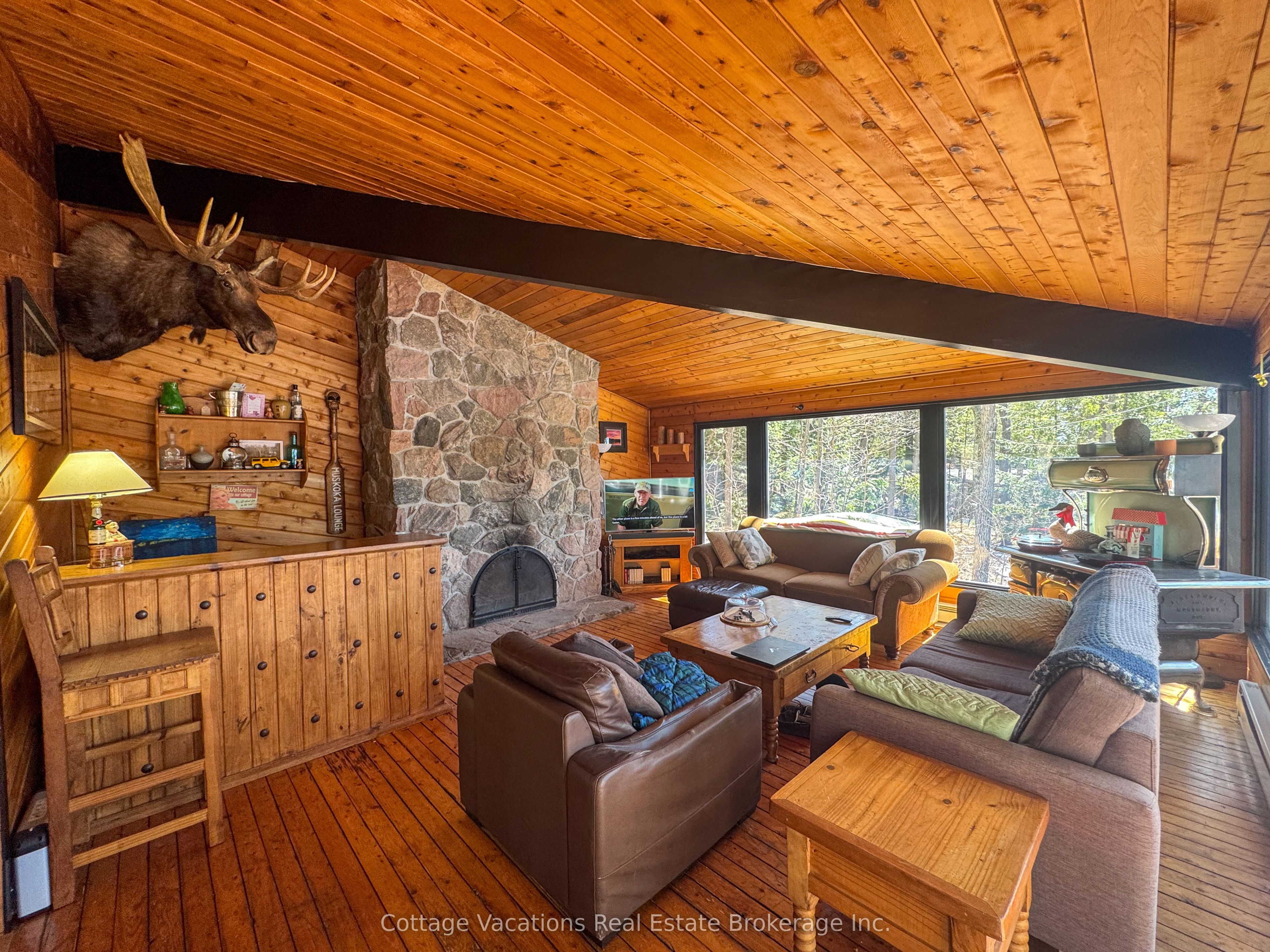 1066 Apiary Road Property Photo 4