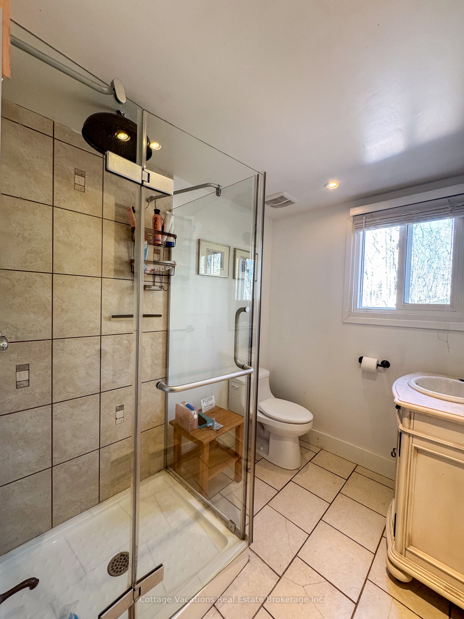 1066 Apiary Road Property Photo 17