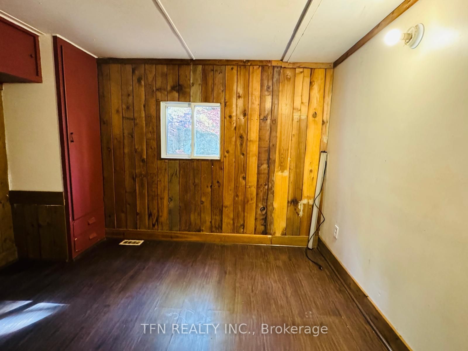 1080 Four Seasons Road Property Photo 7