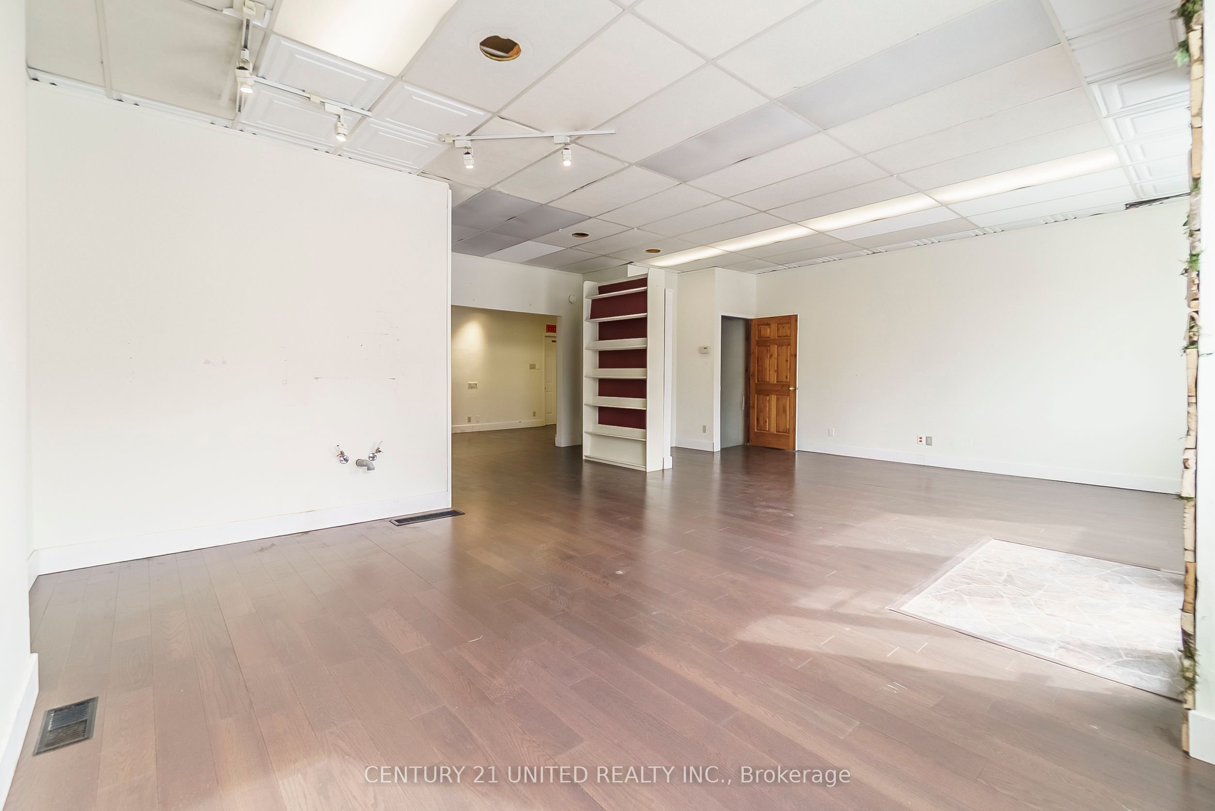25 Queen St Property Photo 6