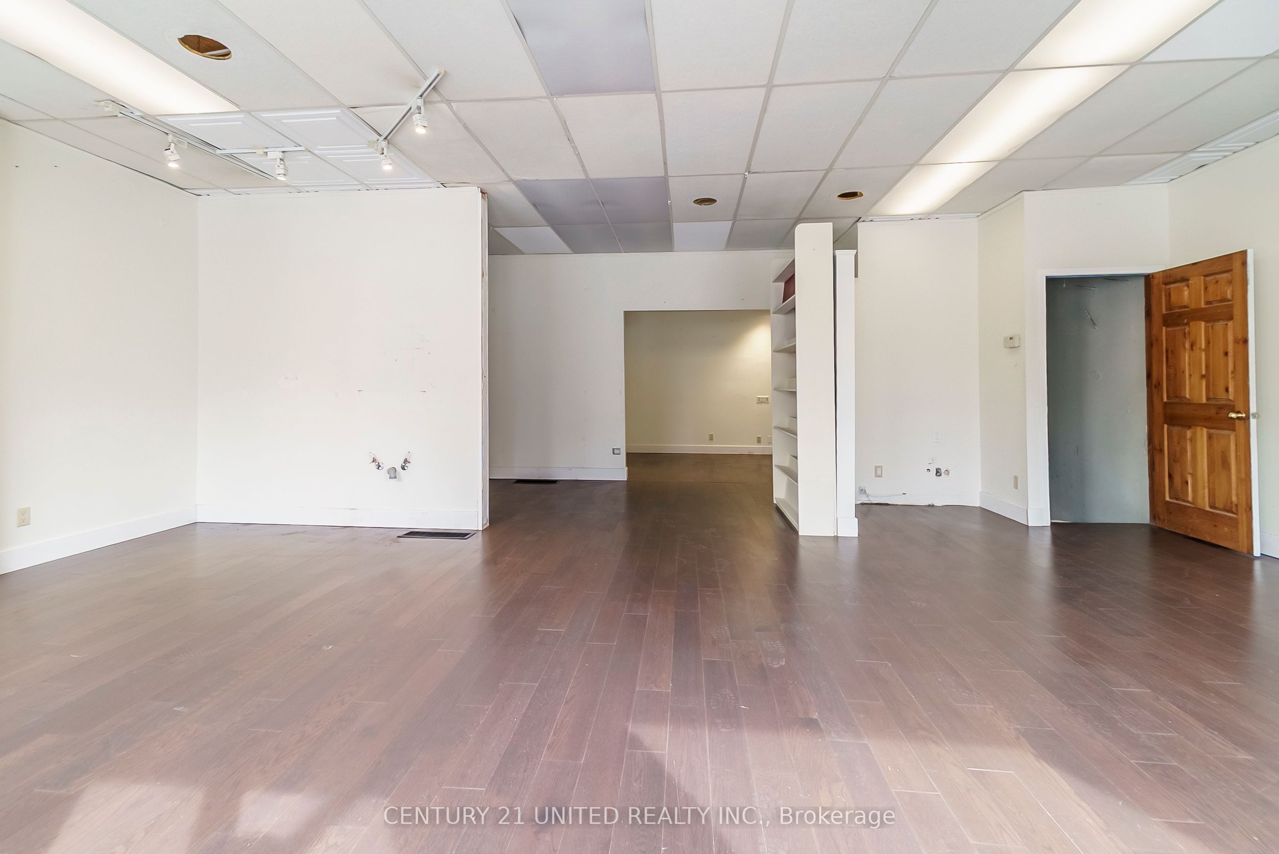 25 Queen St Property Photo 7