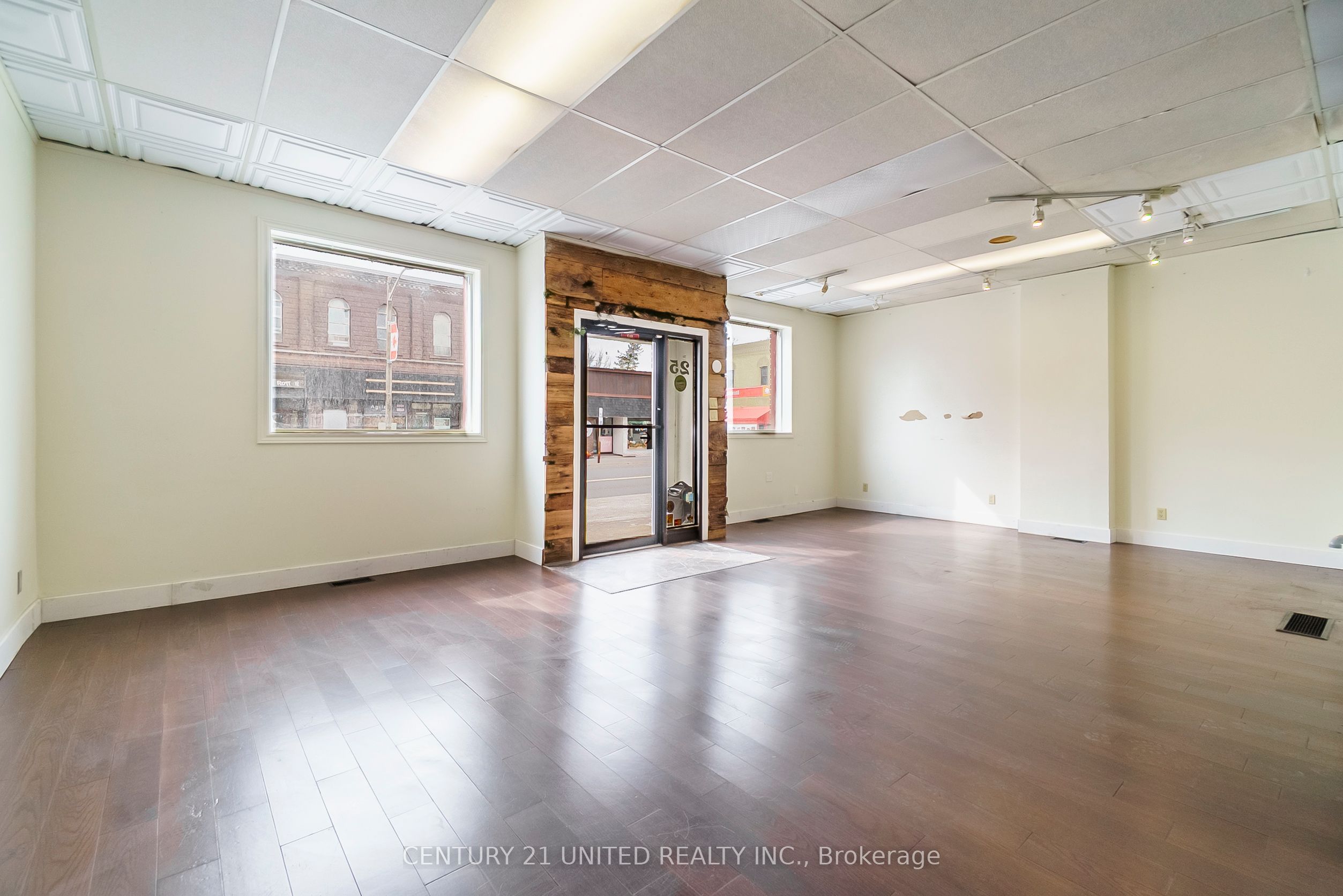 25 Queen St Property Photo 9
