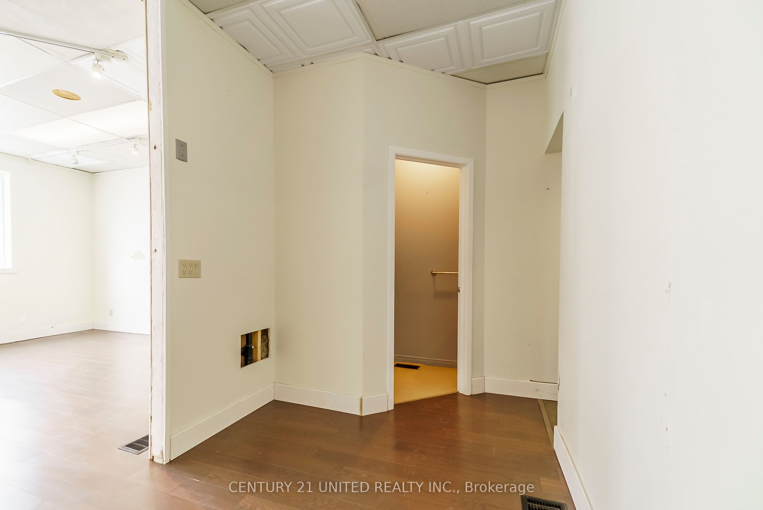 25 Queen St Property Photo 20