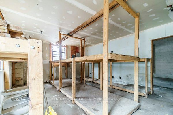 25 Queen St Property Photo 30