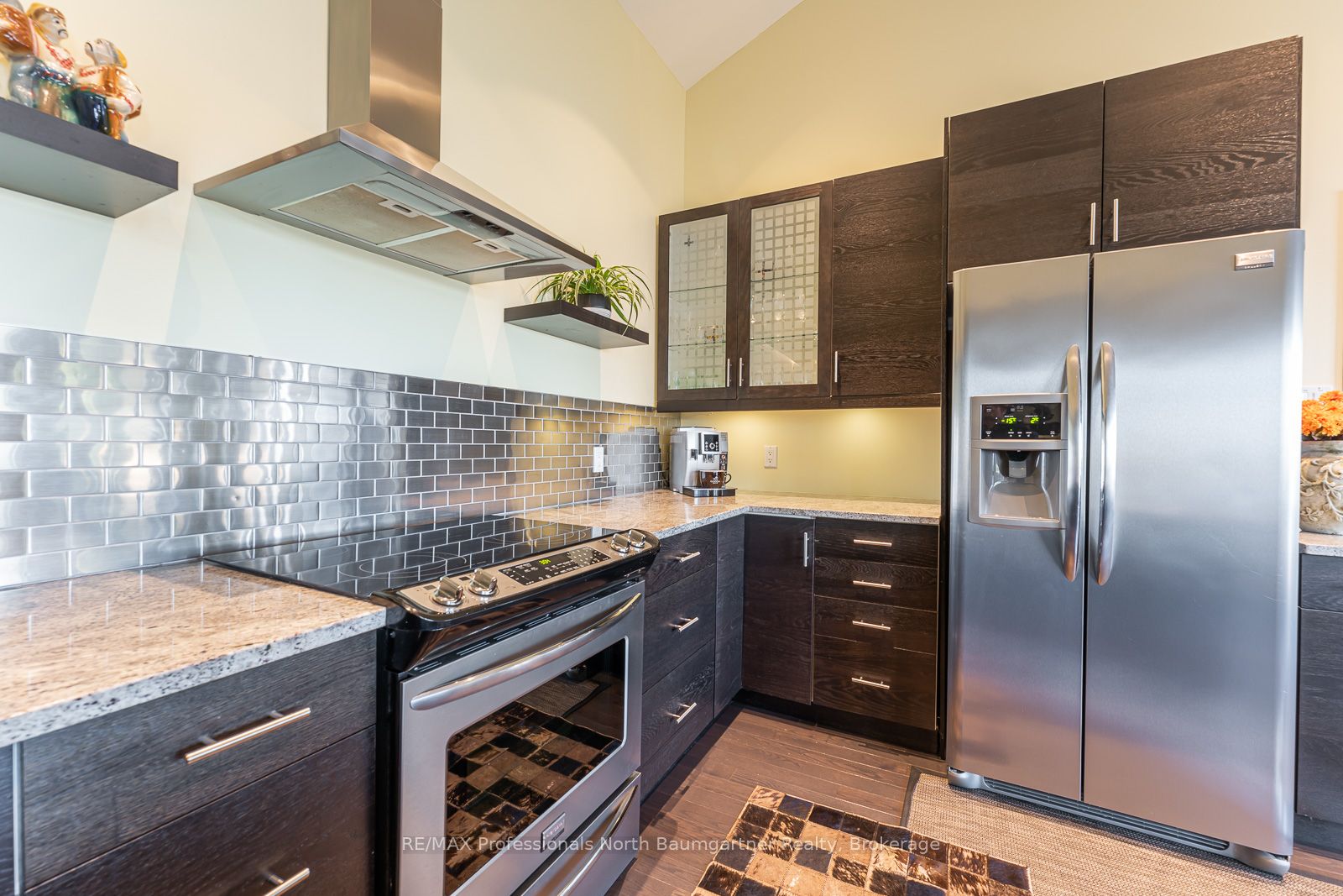 1107 Pine Point Road Property Photo 17